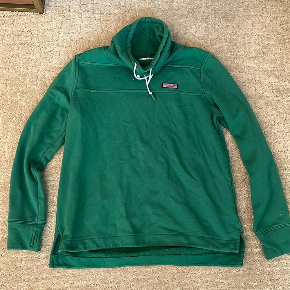 Vineyard Vines women’s pullover. Medium